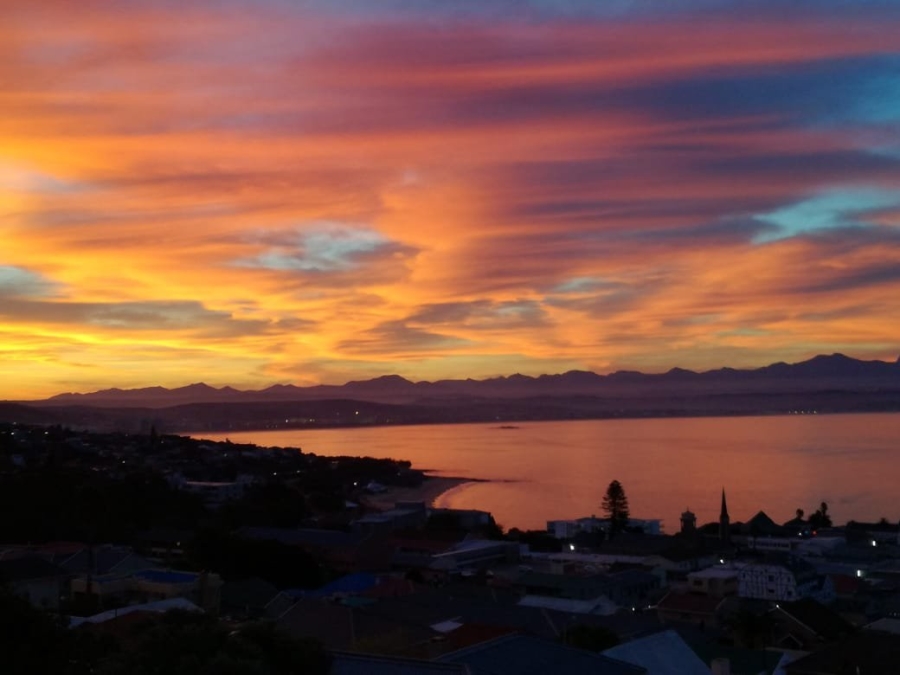 8 Bedroom Property for Sale in Mossel Bay Central Western Cape